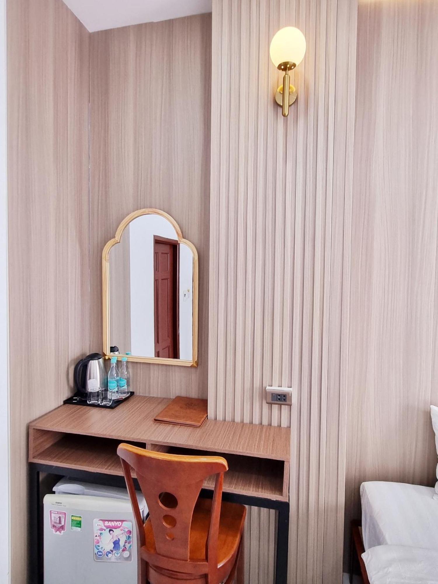 Minh Khue Hotel Vinh Long Bagian luar foto