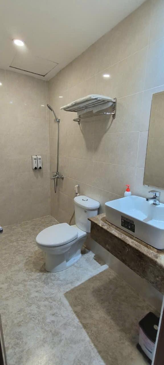 Minh Khue Hotel Vinh Long Bagian luar foto